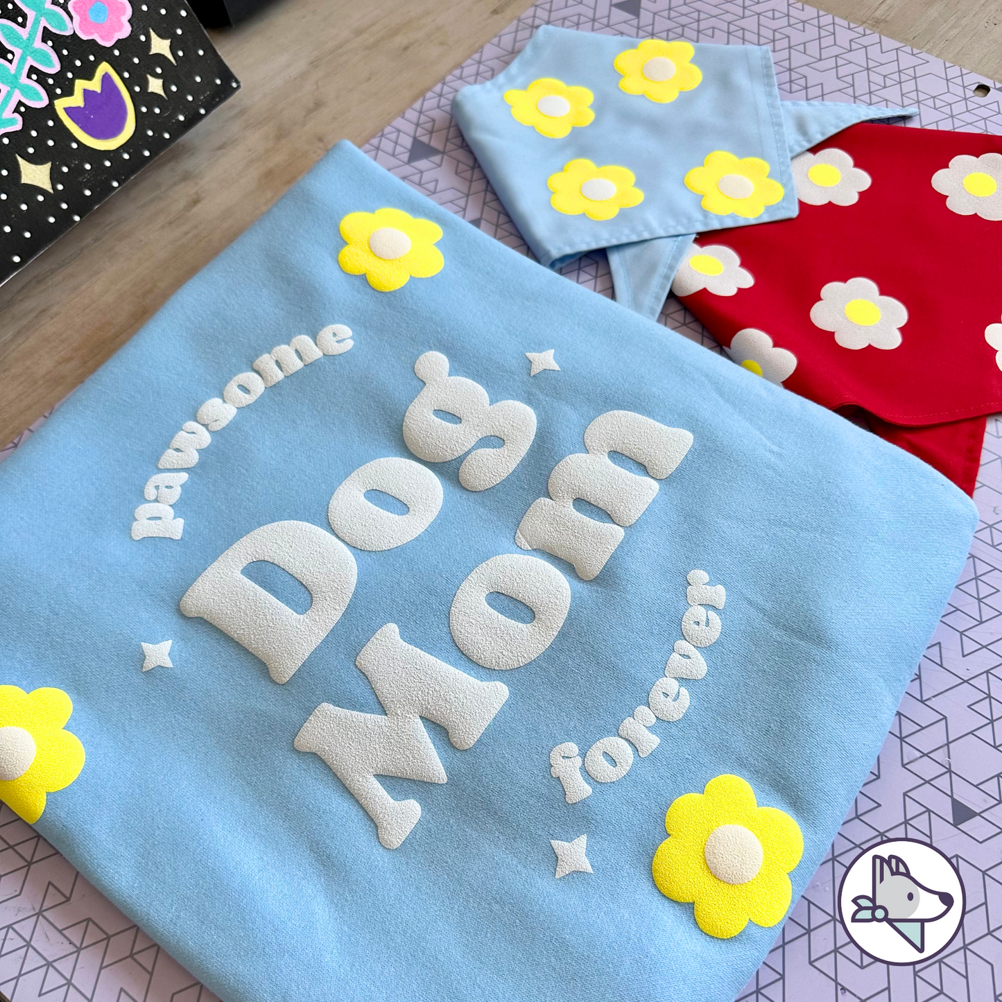 Pawsome Dog Mom FOREVER Matching Set | Sudadera + ¡UNA Bandana de REGALO que hace match! 🌸